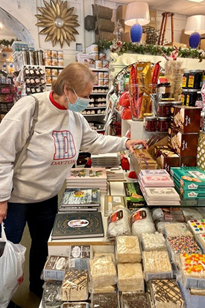 Small Business Saturday confectionery shopper