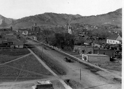 Northeast corner of Pearl and 17th Streets around 1900