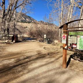 South Mesa Trailhead sign