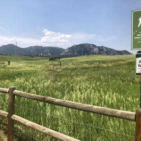 Flatirons Vista Trailhead view